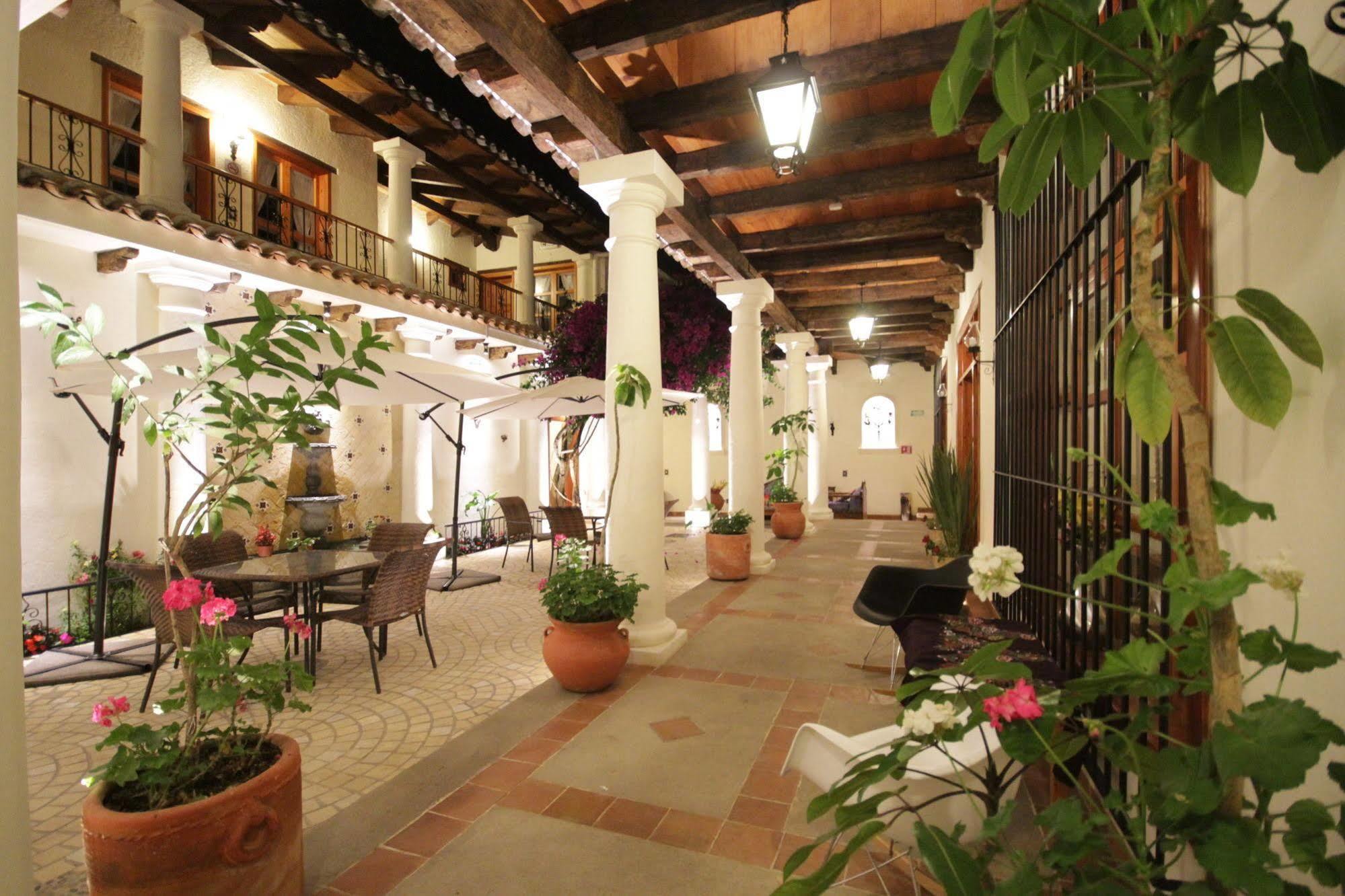 Hotel Provincia Сан-Кристобаль-де-Ла-Касас Экстерьер фото